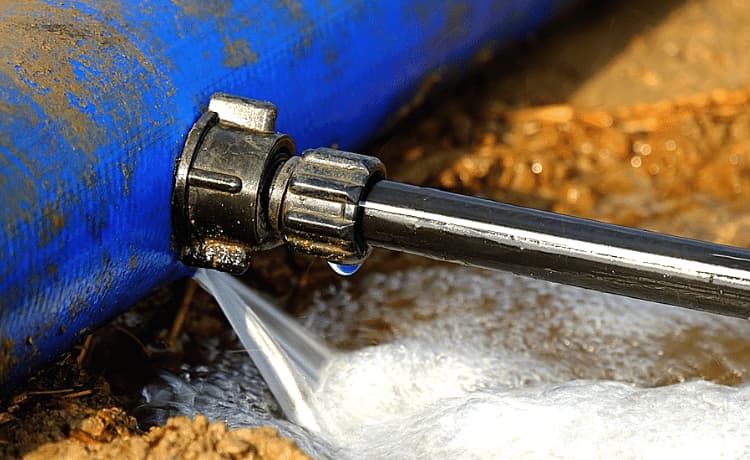 Scopri di più sull'articolo Rottura tubo dell’acqua in condominio: chi paga?