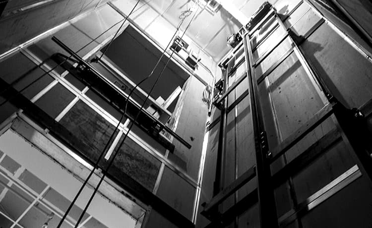 Scopri di più sull'articolo Installazione di un ascensore esterno in condominio: SCIA o CILA?