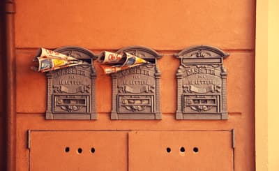 Scopri di più sull'articolo Cassette pubblicità condominiale: come difendersi?